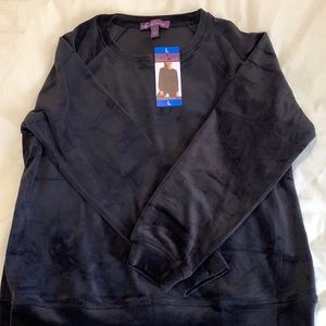 Velour long-sleeved top.